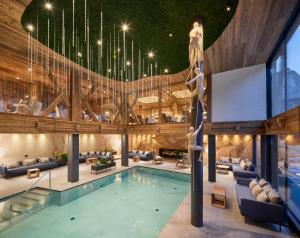 Bassein majutusasutuses Hotel Marmolada või selle lähedal