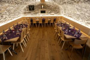 Reštaurácia alebo iné gastronomické zariadenie v ubytovaní Landgasthof Hirschen