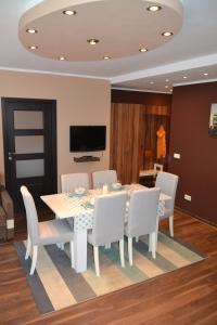 Μια τηλεόραση ή/και κέντρο ψυχαγωγίας στο Apartament Eva