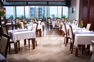 Restaurant o un lloc per menjar a Hotel du Golfe