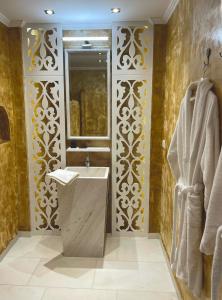 Ένα μπάνιο στο Amina Hanem Boutique Apartments