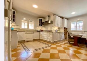 Η κουζίνα ή μικρή κουζίνα στο The Sunset Marbella