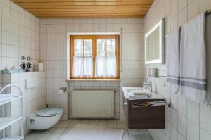 Bilik mandi di Ferienwohnung Möhrle +19 gambar