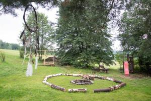Zahrada ubytování ENJOY Cozy HOME Hills & Forest & Views & Gardens & Sauna Whirlpool Bath