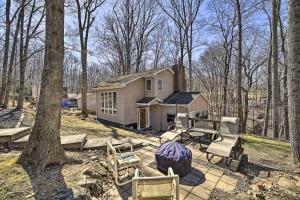 Gallery image of Pet-Friendly Cabin with Dock on Claytor Lake! in Radford