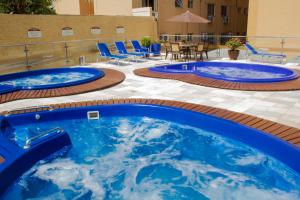 A piscina localizada em Bogari Hotel ou nos arredores