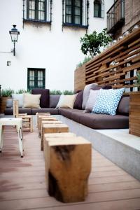 A seating area at Toc Hostel Sevilla
