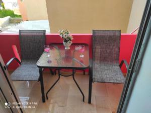A seating area at Marlen House Chania
