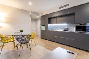 Gallery image of Arenal Suites Alicante in Alicante