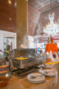 Comida no hotel ou em algum lugar perto