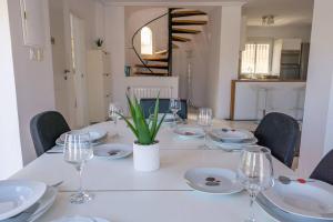 Fotografia z galérie ubytovania Casa Lilly-Rose, a beautiful 3 bedroom detached villa a short walk to the Villamartin Plaza & Golf course v destinácii Villamartin