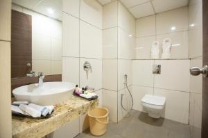 Koupelna v ubytování Lee-Benz ARK HOTEL