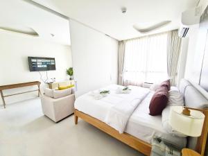 Imagine din galeria proprietății Hua Hin VERANDA BEACHFRONT Living în Hua Hin