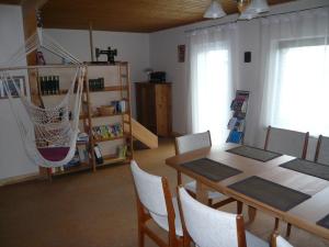 Knihovna v apartmánu