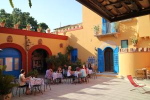 מסעדה או מקום אחר לאכול בו ב-Duca di Castelmonte