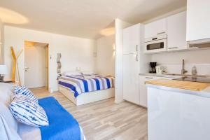 Gallery image of Appartement - Les Pieds Dans L'Eau in Six-Fours-les-Plages