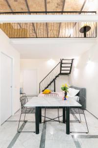Ruang duduk di FUTURA ROOM&RELAX