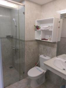 A bathroom at Vân Anh Luxury