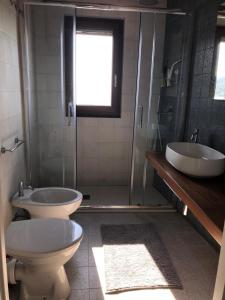 Kúpeľňa v ubytovaní LavatoioFlats Casa sul mare e sul lavatoio medievale a Cefalù