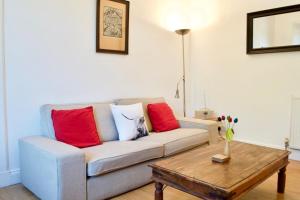 Charming Bright and Comfortable Apartment