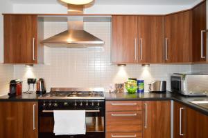 Dapur atau dapur kecil di Modern 2 Bedroom Property in Central Edinburgh