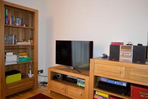 Телевізор і / або розважальний центр в Modern 2 Bedroom Property in Central Edinburgh