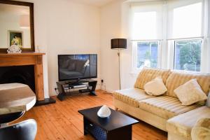 Stylish and spacious 3-bedroom Home in Edinburgh