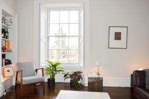 Beautiful Edinburgh Apartment in Stockbridgeにあるシーティングエリア