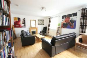 Кът за сядане в Charming Cosy Coach House in Fishponds Bristol