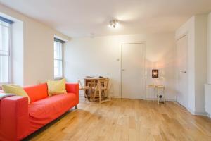 Modern Studio Apartment on Royal Mile Great for Castleにあるシーティングエリア