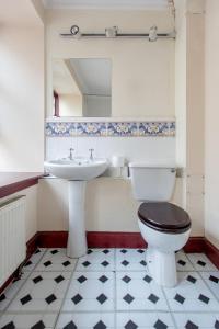 2 Bedroom Apartment By Leith's Shore