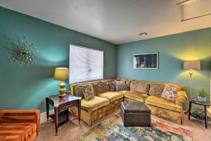 Vintage Las Vegas Oasis Less Than 3 Mi to the Strip!