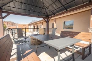Balkón nebo terasa v ubytování Kanab Suites