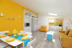 A kitchen or kitchenette at Relais Villa Chiara free parking