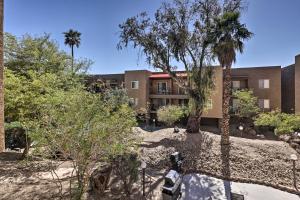 Gallery image of Condo with Balcony - Walk to Lake, Dining, and Shops! in Lake Havasu City