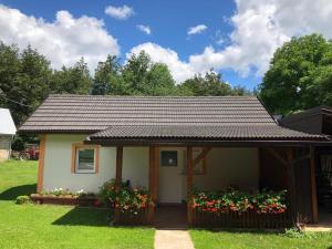 Vonkajšia záhrada v ubytovaní Plitvice Rooms Family Glumac