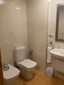 Łazienka w obiekcie Hotel AV Apartamentos Lobios
