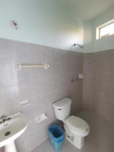 Hotel Gamito tesisinde bir banyo