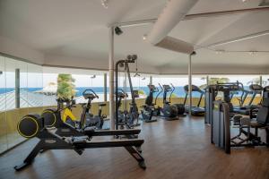 Het fitnesscentrum en/of fitnessfaciliteiten van Curacao Avila Beach Hotel