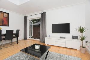 Gallery image of Spacious Apartments in Bath