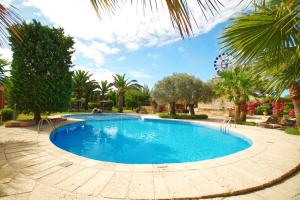 Der Swimmingpool an oder in der Nähe von Agroturismo Son Marge
