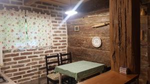 Posezení v ubytování Farmica, Bed&Breakfast, Bazen izdvojen nekoliko minuta hoda