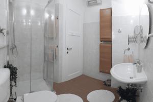 Kúpeľňa v ubytovaní Beach apartment Butterfly with sea view
