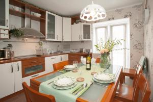 Kuchyňa alebo kuchynka v ubytovaní Beach apartment Butterfly with sea view