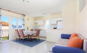 Kuchyňa alebo kuchynka v ubytovaní Katja Apartment