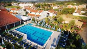 Bazén v ubytování Monika Hotel Sidari nebo v jeho okolí