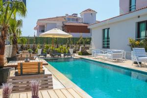 Bazén v ubytování Anchor Alaçatı Hotel nebo v jeho okolí