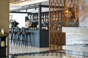 Лаундж или бар в Aileena Hotel & Villas