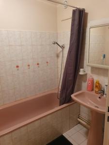 Ένα μπάνιο στο Dans grand appart de 113m2 proche Paris +72 φωτογραφίες