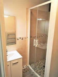 Koupelna v ubytování Le Renommé Soissons par Picardie Homes